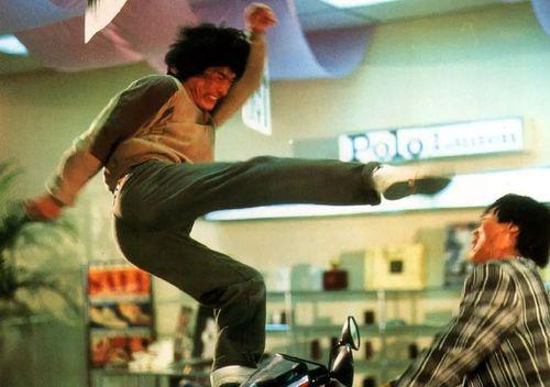 好莱坞明星模仿成龙镜头